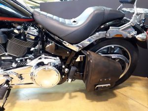 Sacoches Myleatherbikes Softail Streetbob Low rider (1)